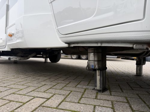 Adria Coral S 600 SC Levelsysteem  foto: 19