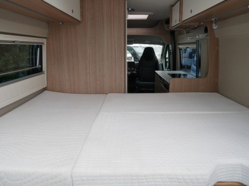 Carado CV 540, 5.40 Meter Van conversion, Transverse bed!! photo: 17