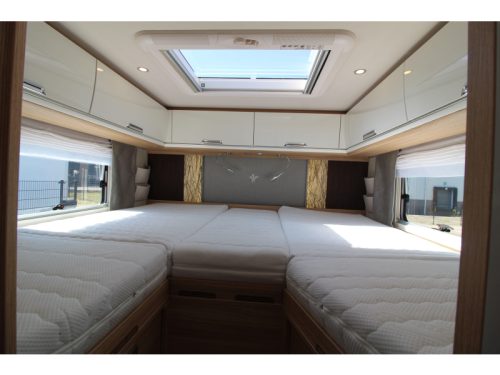 Niesmann+Bischoff Arto 77 E Single beds + Pop-top roof  photo: 34