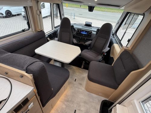 Hymer B-MC I 680 Blackline Single beds Awning Lithium Towing hitch photo: 12