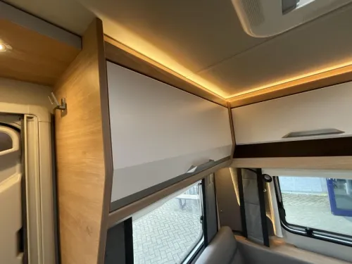 Knaus Sudwind Black Selection 460 EU MOVER-THULE Toldo-VLOERV foto: 16