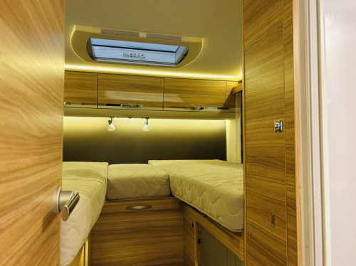 Adria CORAL S 670SL PLUS , Automaat, Enkele bedden, Origineel Nederlands, 1e eigenaar foto: 17
