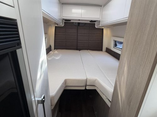 Kabe Travel Master Van 690LB V6 190PK Einzelbetten Solarmodul Anh&auml;ngerkupplung Foto: 20