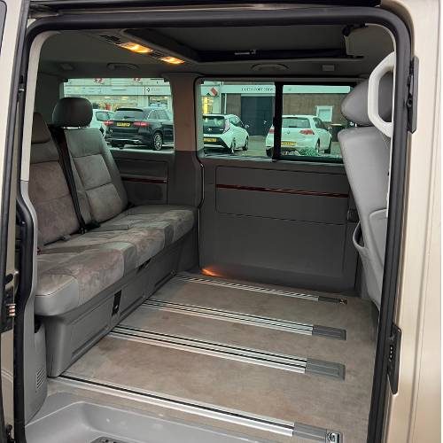 VOLKSWAGEN MULTIVAN TDI 128 KW 2.5 AUT photo: 7