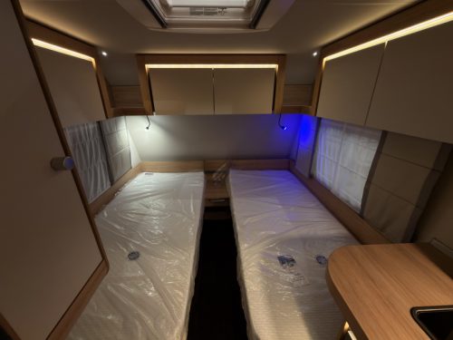 Knaus Sport Platinum 500 EU Platinum+Boden+1800KG Foto: 14