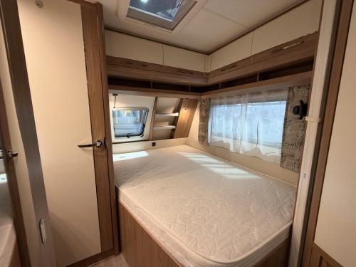 Hobby De Luxe 460 UFE Mover / Cassette awning  photo: 16
