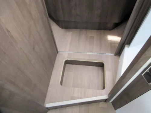 Benimar Cocoon 497 Jung gebraucht mit Carpass Foto: 14