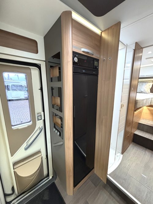 Adria Matrix 670DL LITS JUMEAUX LIT ESCAMOTABLE FACE TO FACE 48.770KM photo : 8