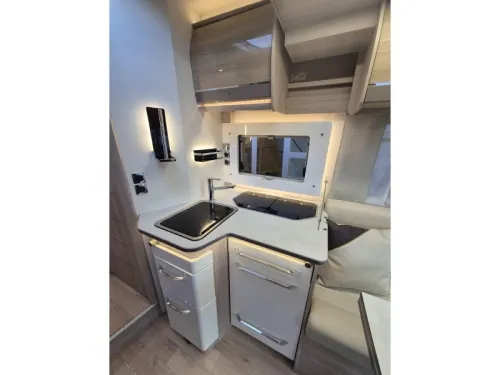Rapido 696 F Premium Edition E&P Levelsysteem  Foto: 12