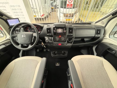 Adria Matrix 650 DC CAMA QUEEN + CAMA ABATIBLE + CARA A CARA 2023 foto: 14