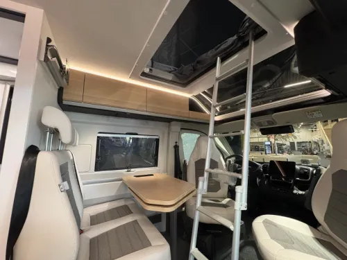 Adria Twin 640 SGX 60 years / Toit relevable autom. photo : 10