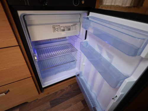 Knaus Sport 450 FU including awning photo: 9