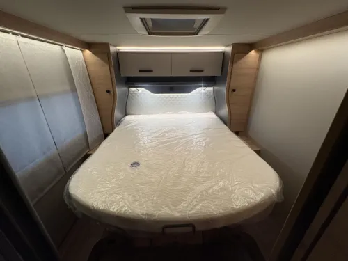 Knaus L!ve Wave 700 DX 180hp automatic /queen bed  photo: 13