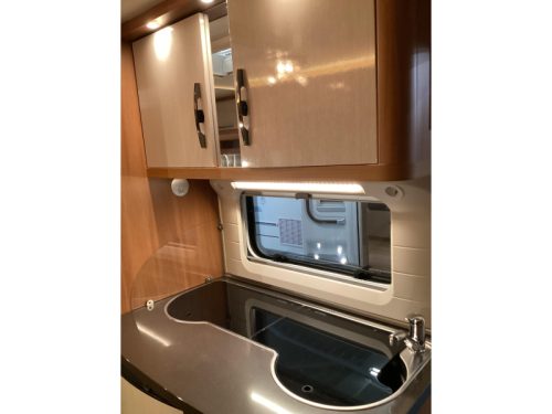 Hobby On Tour 470 KMF awning photo: 12