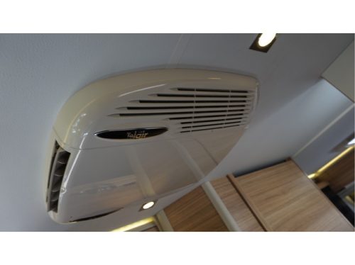Adria CORAL S 670SL Automaat 150pk Airco Luchtvering Camas individuales 5 plazas para sentarse foto: 20