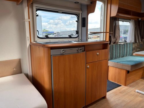 HOME-CAR 526h Racer 470 UE | 2 Single beds | Fully automatic mover | Bicycle carrier | Cassette awning | 3-Burner gas stove photo: 12