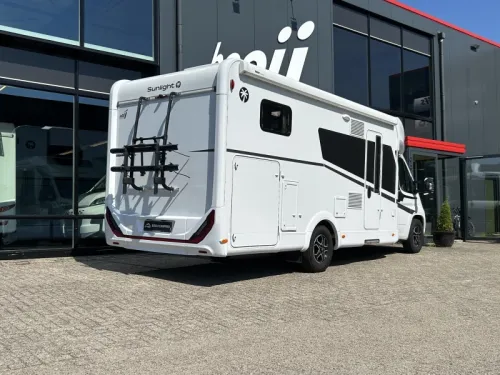 Sunlight T 68 Adventure Edition + Air conditioning & Pop-top roof photo: 3