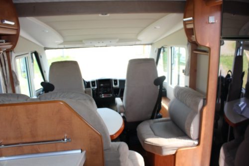 Carthago 4.2 Vollintegriert 2.3 M-jet 148 PS, Alko Fahrgestell light, Motor-Klimaanlage, Hubbett & Querbett, Garage, Drehst&uuml;hle vorne, L-Sitz, Seitensitz, etc. Marum (Groningen) Foto: 6