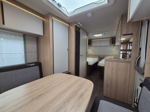 Knaus Sport Platinum 500 EU U-shaped dinette + single beds  photo: 18