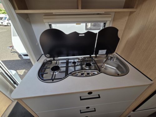 LMC Style Special 490 K - cama alta - mover foto: 14