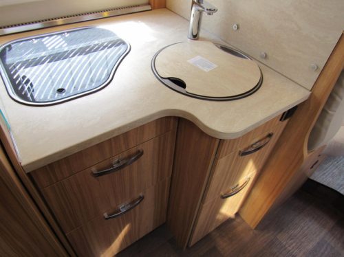 Hymer T598 Semi-integrated French bed Pop-top roof year of manufacture2018 photo: 11
