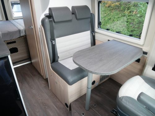 Sunlight Cliff 600 XV, Camper van de 6 metros, Cama transversal foto: 9
