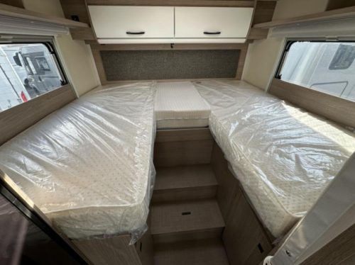 B&uuml;rstner Lyseo Time T Skyline 690 G 2 APARTE BEDDEN-AUTOMAAT foto: 16