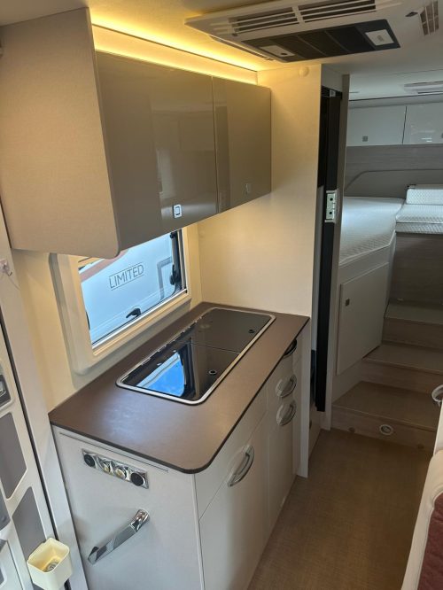 B&uuml;rstner  Lineo T690G, 2 x air conditioning, automatic, single beds photo: 13