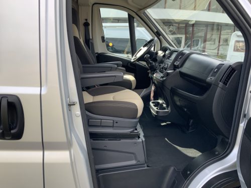 P&ouml;ssl Summit 600 Van conversion, 2.3 160 HP, with timing chain, Transverse bed, Motor-air conditioning, Swivel seats, Year of manufacture 2018 Camper centrum on the road Marum photo: 13