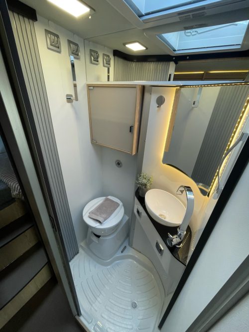 P&ouml;ssl SUMMIT 640 SINGLE BEDS AUTOMATIC VAN CONVERSION photo: 8