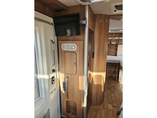 Hymer B678 Premium Line single beds photo: 16