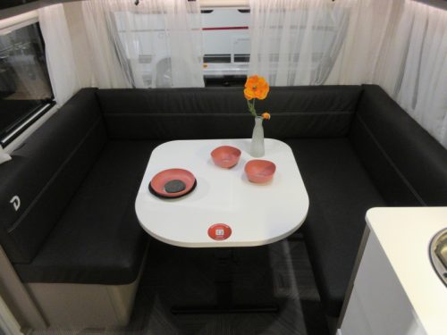 Dethleffs C'go Active 495 FR SPACIOUS LAYOUT AND HIGH KITCHEN photo: 6