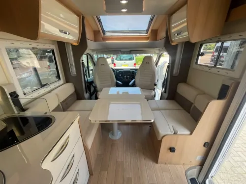 McLouis Sovereign 481 G Queens bed Pop-top roof 32000 km photo: 15