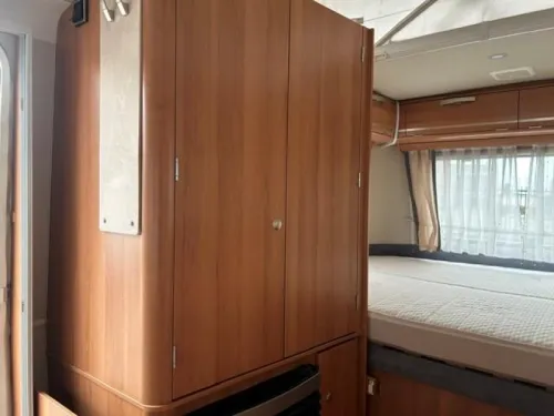Eriba Touring Triton 418 UNICO AWNING photo: 6
