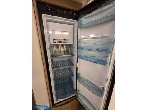 Fendt Tendenza 495 SF * Roof air conditioning * Awning* 1st owner photo: 10