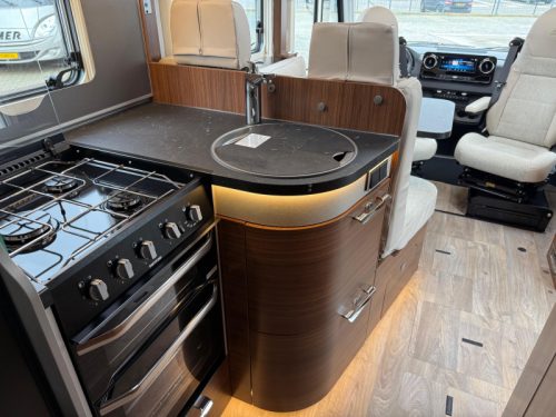 Hymer B-MC I 600 Without Pop-top Roof FullOptions photo: 9