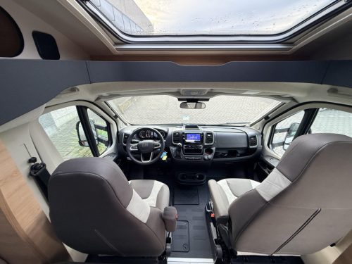 Knaus L!ve Ti 650 MEG Single beds  photo: 3