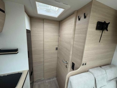 Rapido 850 F Queensbed (zonder Hefbed)  foto: 14