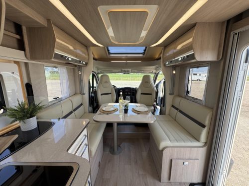 Rapido 696 F Premium Edition NUR 8.000 KM! Foto: 14