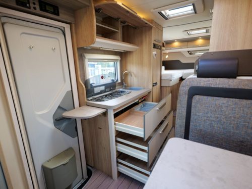 Knaus Sky TI 650 MEG L&Auml;NGSBETTEN XXL GARAGE! Foto: 15