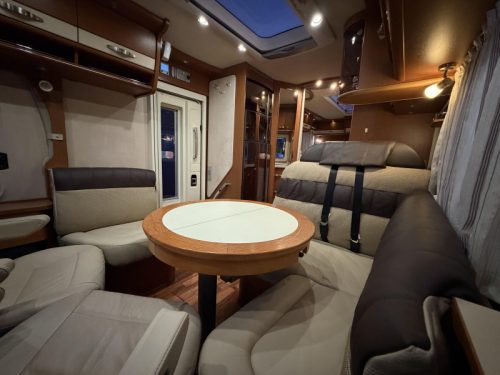 Hymer B678 Single beds-Alde-Air suspension photo: 8