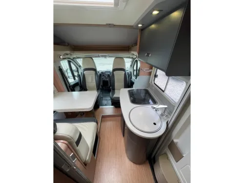 Knaus Vansation 600 TI Single Beds Garage photo: 9