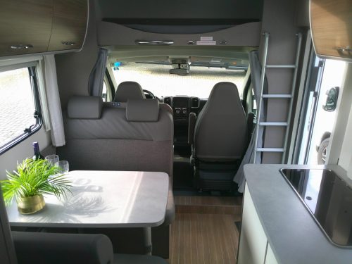 Etrusco A 7300 DB 6-Personen Mega Garage Foto: 3