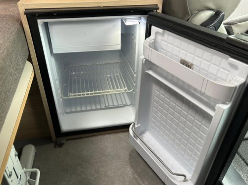 Opel VIVARO CAMPER / AWNING / STOVE / CAMERA photo: 21