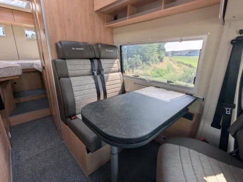 La Strada Avanti 180hp Autom. single beds photo: 8