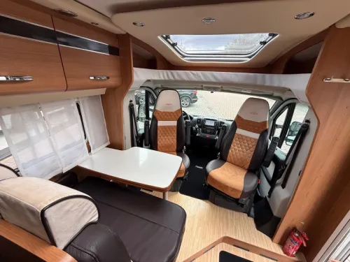 LMC Liberty Cruiser II 592 Compact Fixed bed Air conditioning photo: 10