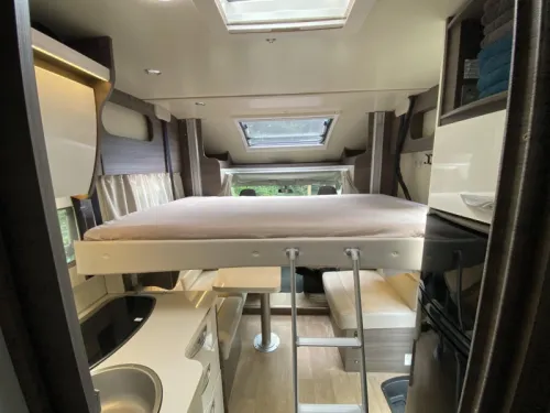 McLouis Yearling 81G Limited Edition Roof air conditioning | Holiday ready photo: 18