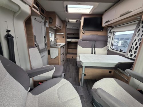 Knaus Van TI Vansation 650 MEG Automatik Oyster TV 90L Foto: 7