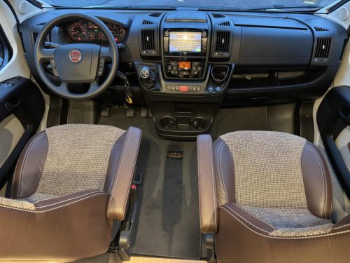LMC Cruiser Passion 663 G Spring beds - 7 Meter photo: 5