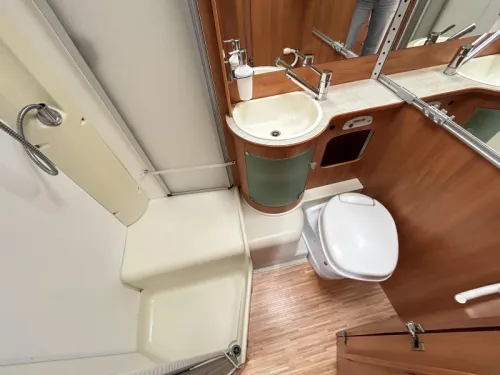 Hymer Tramp 664 SL Transverse bed/XXL garage/2007 photo: 11